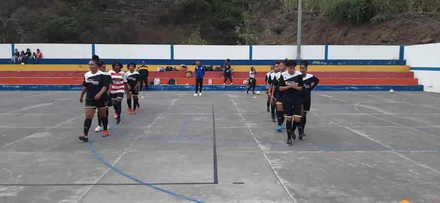 You are currently viewing Iª Edição da Copa Futsal Feminino na Ribeira Grande homenageia as mulheres