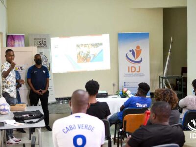 Formação de árbitros de futsal, treinadores e jogadores