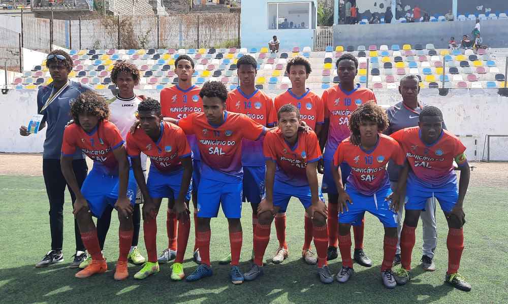 You are currently viewing Escola EFIZ, do Sal, é o actual Campeão Nacional de Futebol Sub-17