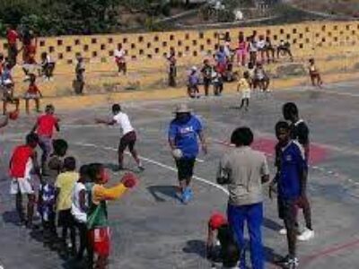 Festival de Mini-Andebol em comemoração ao mês da criança