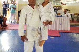 São Vicente com mais jovens karatecas graduados