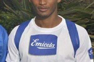 Wilson Cabral em masculino e Jessara Xavier em feminino dominaram a Corrida de Liberdade na Cidade da Praia