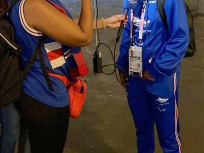 A atleta paralímpica Heidilene Oliveira bate o seu recorde nacional em Paris