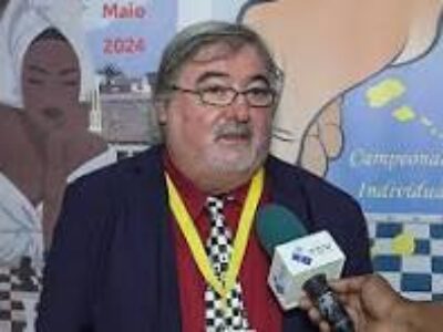 O árbitro Francisco Carapinha no xadrez leva bem alto o nome de Cabo Verde