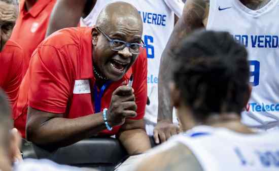 You are currently viewing No Afrobasket 2025 Cabo Verde estreia-se com a República Democrática do Congo