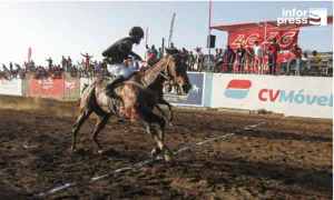 You are currently viewing A tradicional Corrida de Cavalos acontece na ilha do Fogo