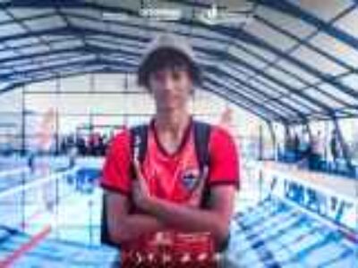 O jovem nadador da ilha do Fogo Endy Gonçalves a caminho da Argélia