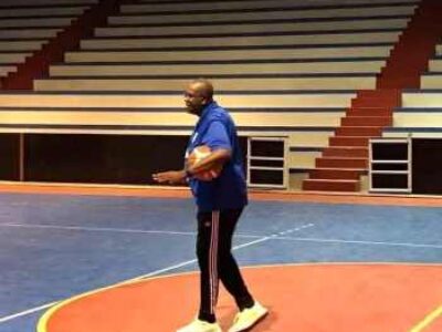 O Seleccionador Nacional de Basquetebol Mané Trovoada tenta dinamizar a modalidade da ilha do Maio